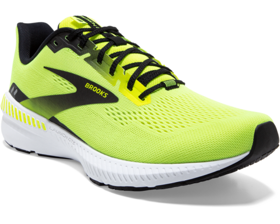 launch-gts-8-wide-mens-running-shoes_01